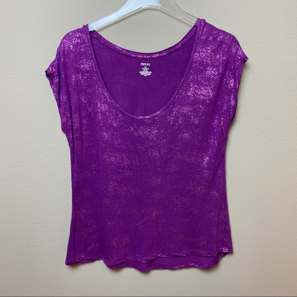 Jennifer Lopez | Scoop Neck Sleeveless Tee